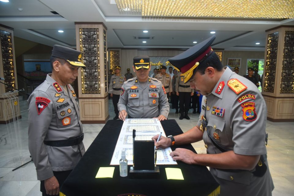 Mantan Dirkamneg Baintelkam Polri, Brigjen Pol Umar Effendi, Resmi ...